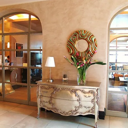 Ξενοδοχείο Domus Park & 4*