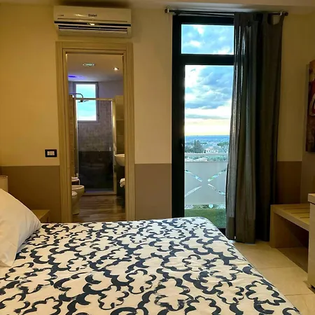 Ξενοδοχείο Domus Park & 4*