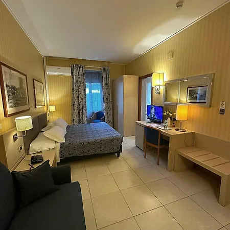 Domus Park & 4*