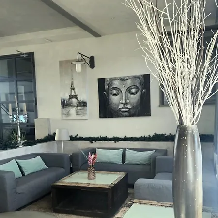 Domus Park & 4*