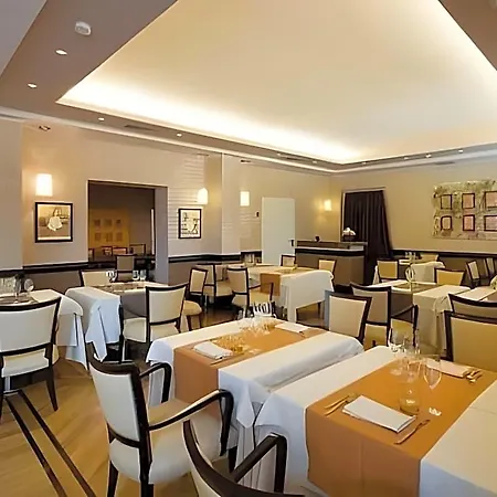 Otel Domus Park & 4*