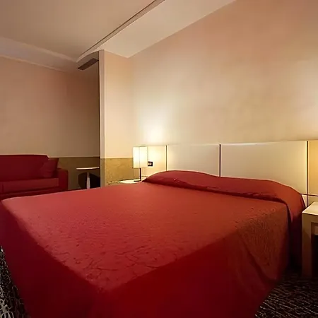فندق Domus Park & 4*