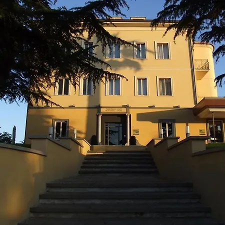 Domus Park & 4*