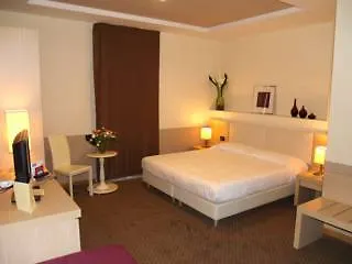 Domus Park & فندق 4*